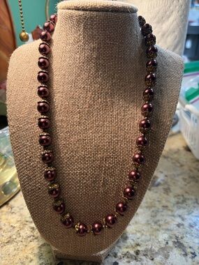 Elegant Women's Burgundy Pearl Necklace by